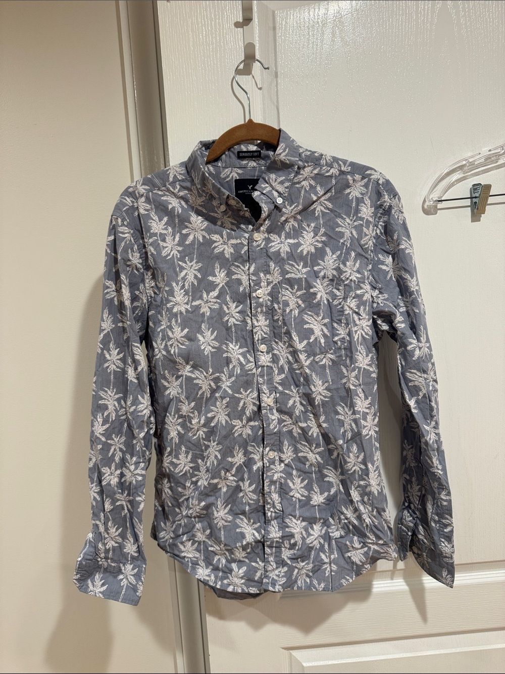 American Eagle Outfitters Gray Button-Down with White Palm Print